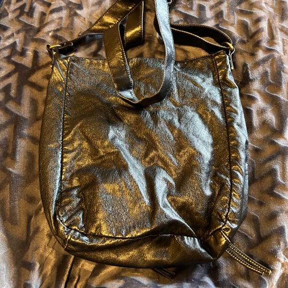 Boho crossbody with Aztec detail on pocket. Brand is t-shirt and jeans - Picture 2 of 5